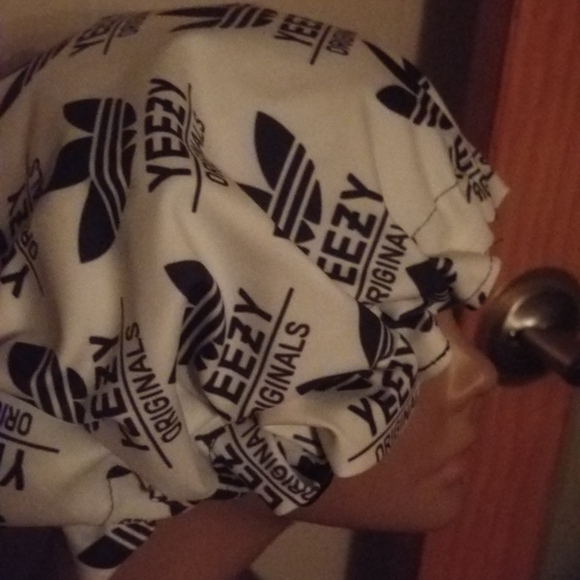 Bonnet - Picture 2 of 2